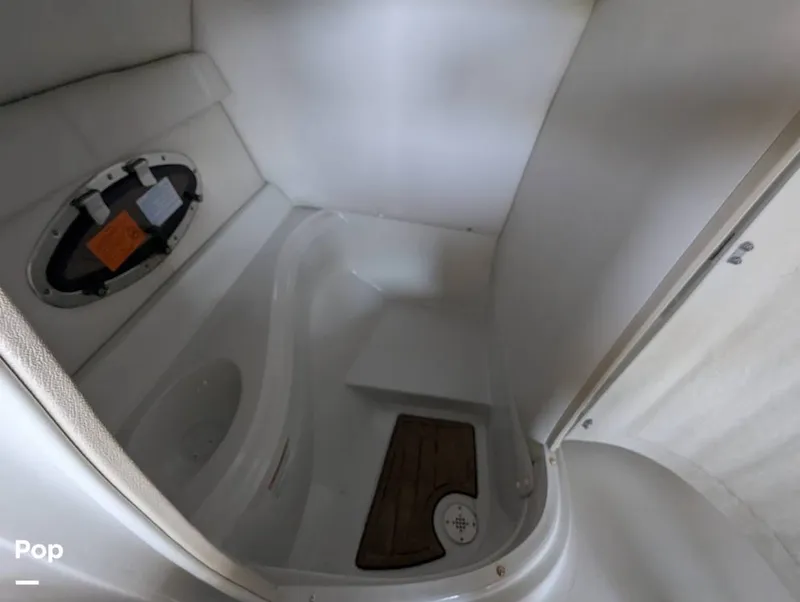 Slide: The Image of Crownline Boats E235XS 2023 - 16099102