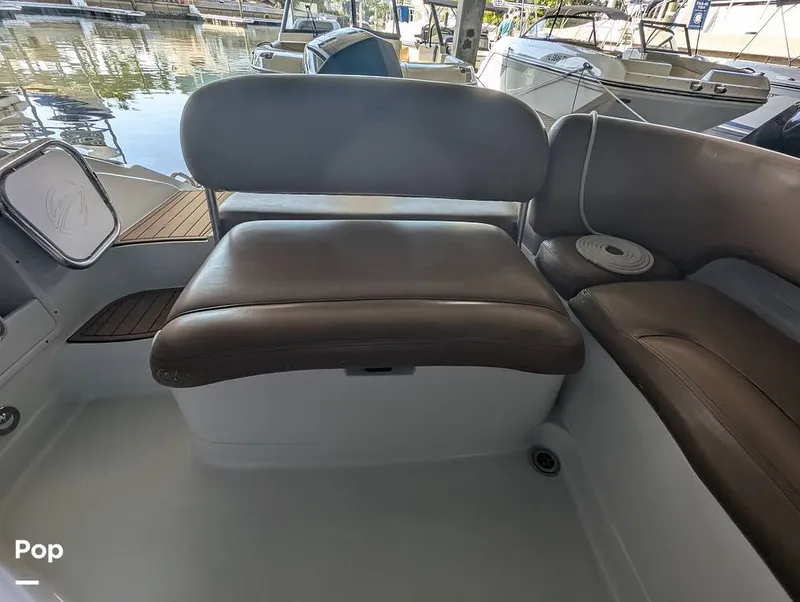 Slide: The Image of Crownline Boats E235XS 2023 - 16099111