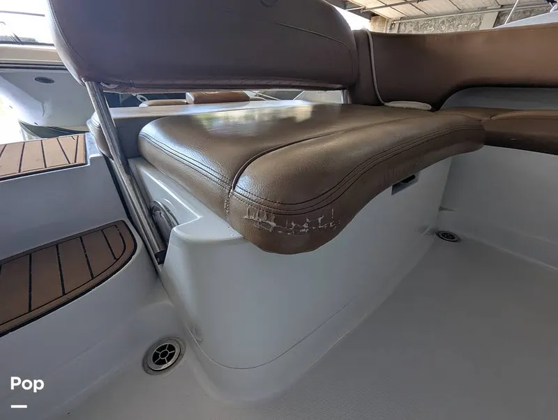 Slide: The Image of Crownline Boats E235XS 2023 - 16099112