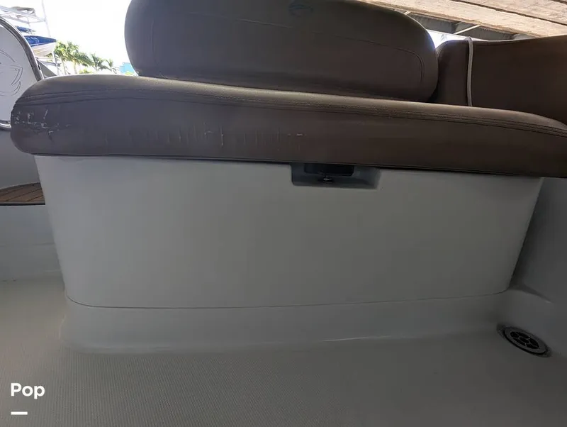 Slide: The Image of Crownline Boats E235XS 2023 - 16099113