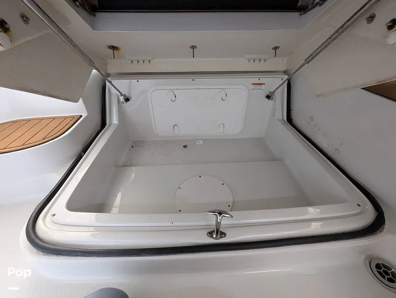 Slide: The Image of Crownline Boats E235XS 2023 - 16099117