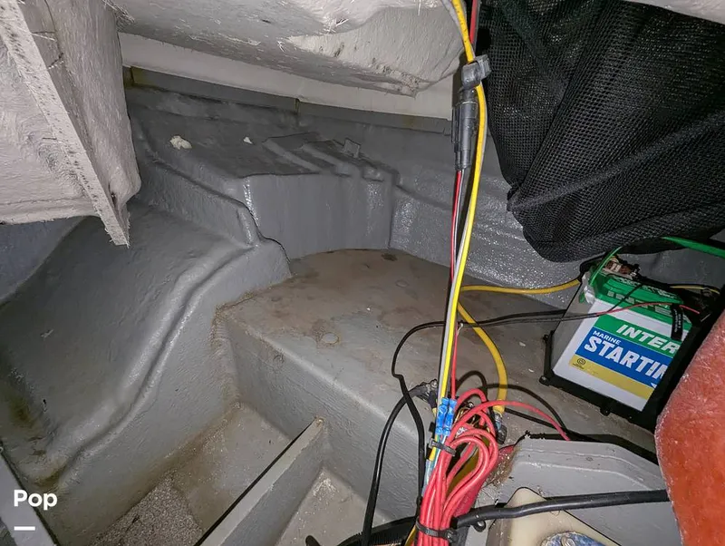 Slide: The Image of Crownline Boats E235XS 2023 - 16099119