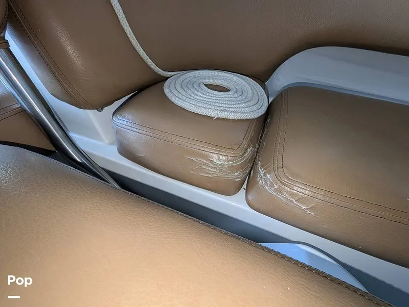 Slide: The Image of Crownline Boats E235XS 2023 - 16099123