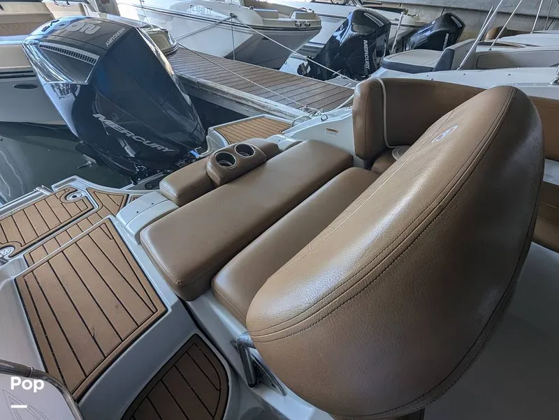 Slide: The Image of Crownline Boats E235XS 2023 - 16099124