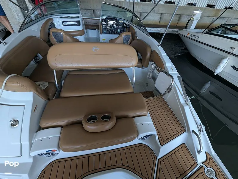 Slide: The Image of Crownline Boats E235XS 2023 - 16099126