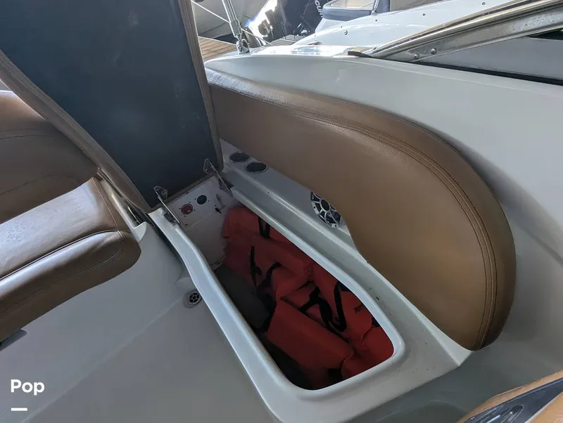 Slide: The Image of Crownline Boats E235XS 2023 - 16099128
