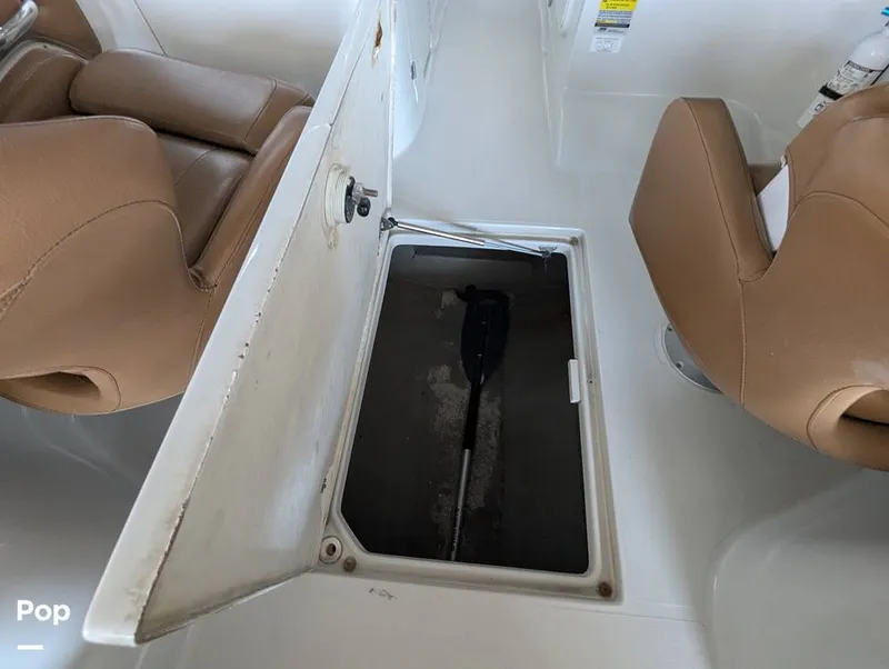 Slide: The Image of Crownline Boats E235XS 2023 - 16099132