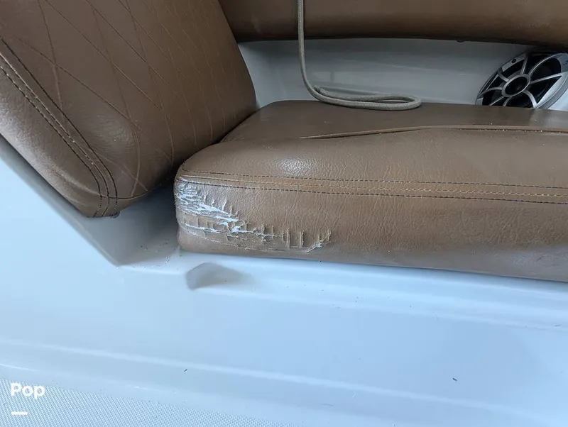 Slide: The Image of Crownline Boats E235XS 2023 - 16099135