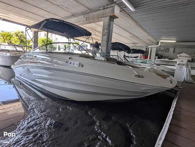 Slide: The Image of Crownline Boats E235XS 2023 - 16099153
