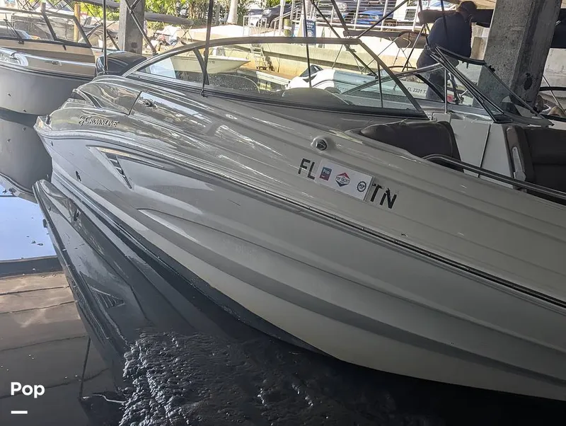 Slide: The Image of Crownline Boats E235XS 2023 - 16099154