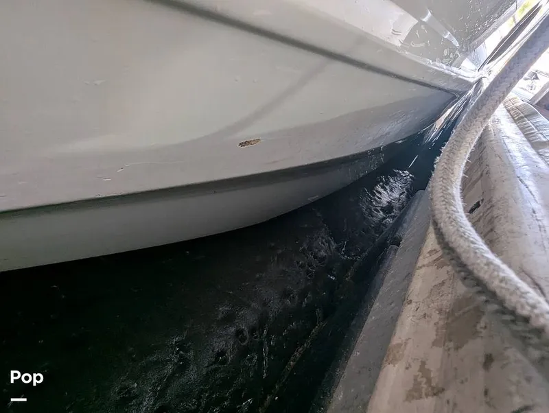 Slide: The Image of Crownline Boats E235XS 2023 - 16099160