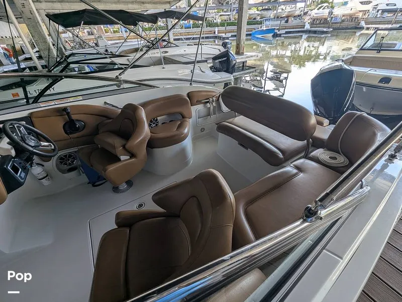 Slide: The Image of Crownline Boats E235XS 2023 - 16099162