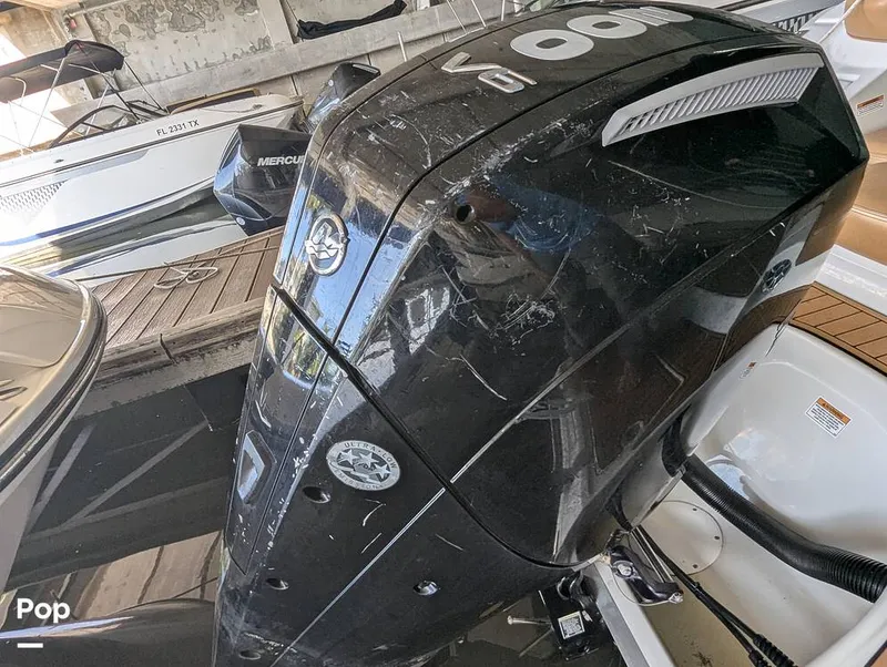 Slide: The Image of Crownline Boats E235XS 2023 - 16099166