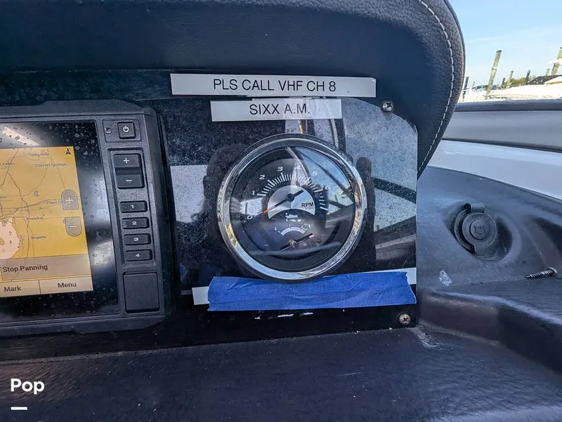 Slide: The Image of Crownline Boats E235XS 2023 - 16099613