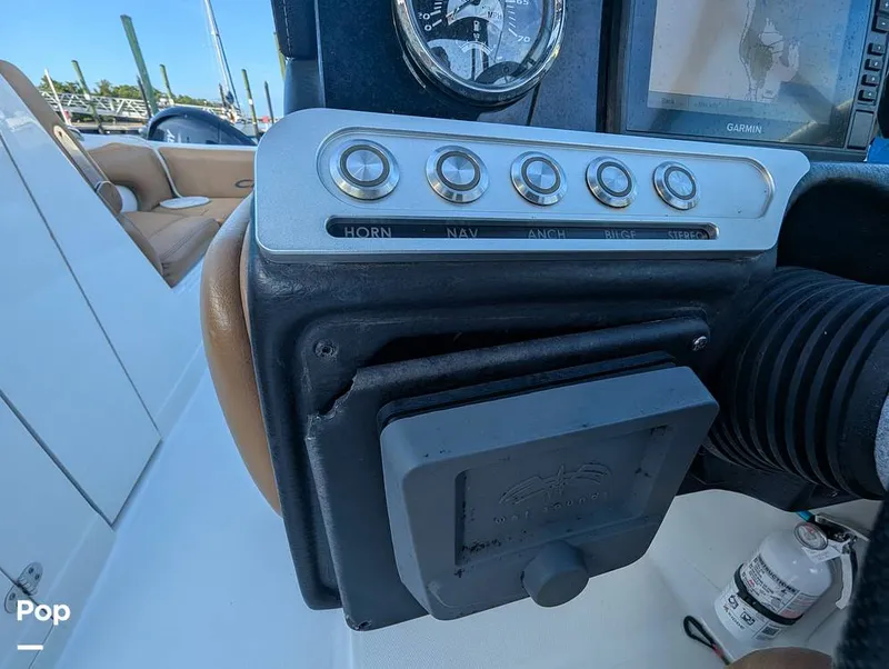 Slide: The Image of Crownline Boats E235XS 2023 - 16099614