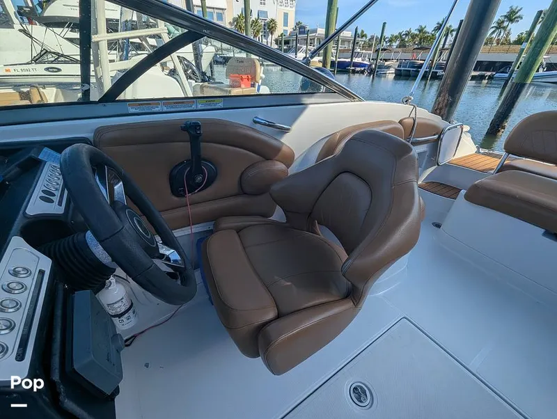 Slide: The Image of Crownline Boats E235XS 2023 - 16099618