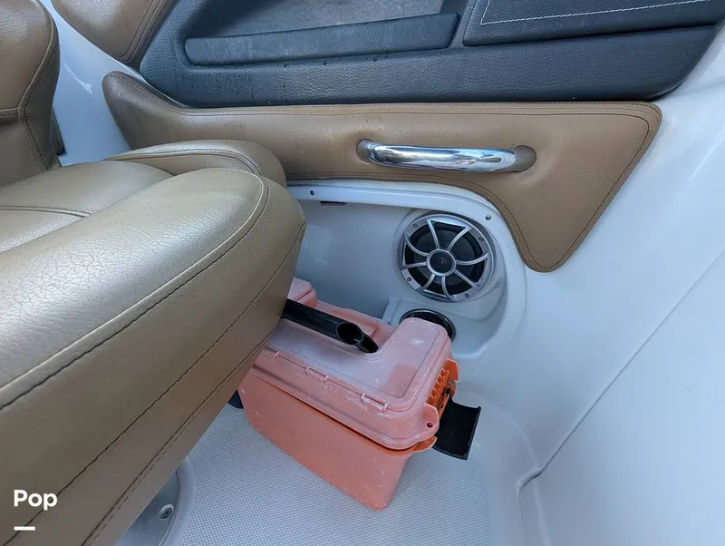 Slide: The Image of Crownline Boats E235XS 2023 - 16099630