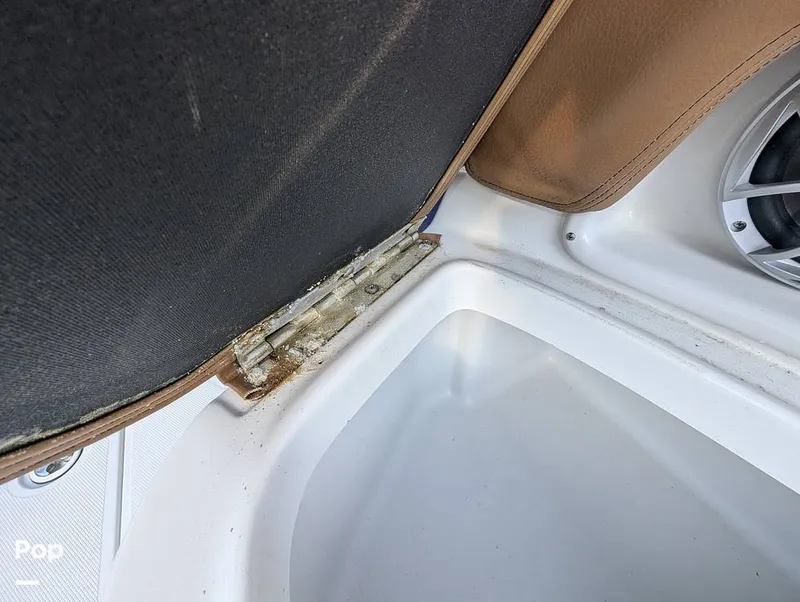 Slide: The Image of Crownline Boats E235XS 2023 - 16099637