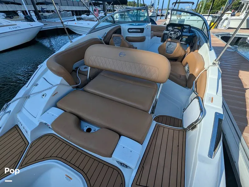 Slide: The Image of Crownline Boats E235XS 2023 - 16099647