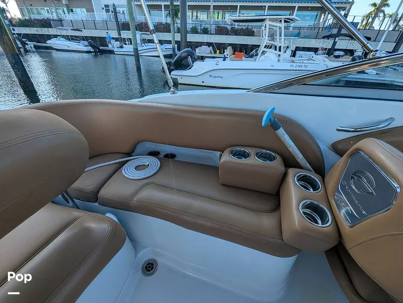 Slide: The Image of Crownline Boats E235XS 2023 - 16099648