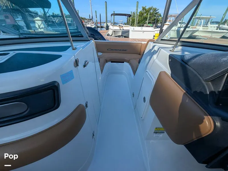 Slide: The Image of Crownline Boats E235XS 2023 - 16099651