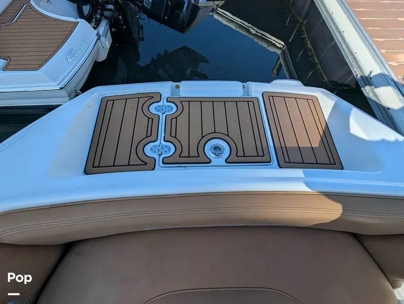 Slide: The Image of Crownline Boats E235XS 2023 - 16099663