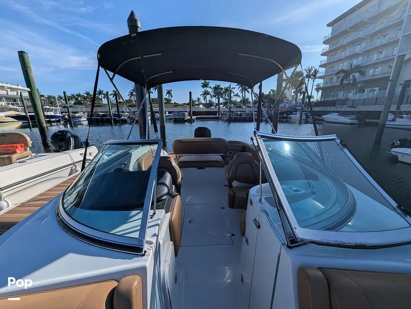 Slide: The Image of Crownline Boats E235XS 2023 - 16099664