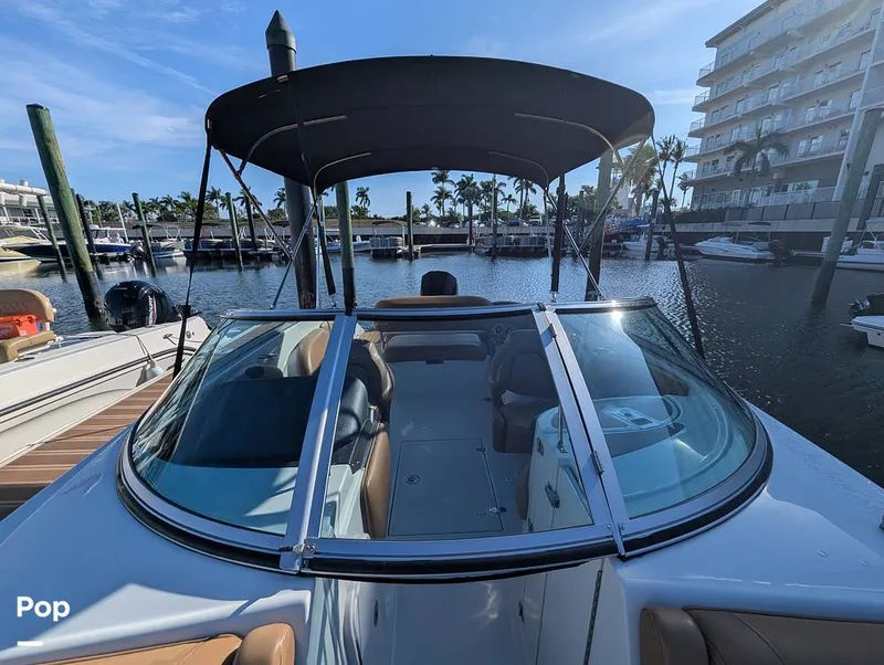 Slide: The Image of Crownline Boats E235XS 2023 - 16099665