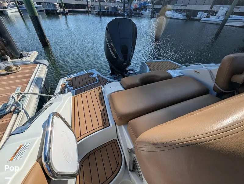 Slide: The Image of Crownline Boats E235XS 2023 - 16099669