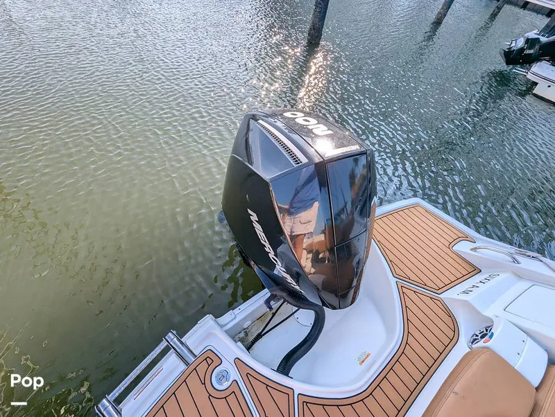 Slide: The Image of Crownline Boats E235XS 2023 - 16099671