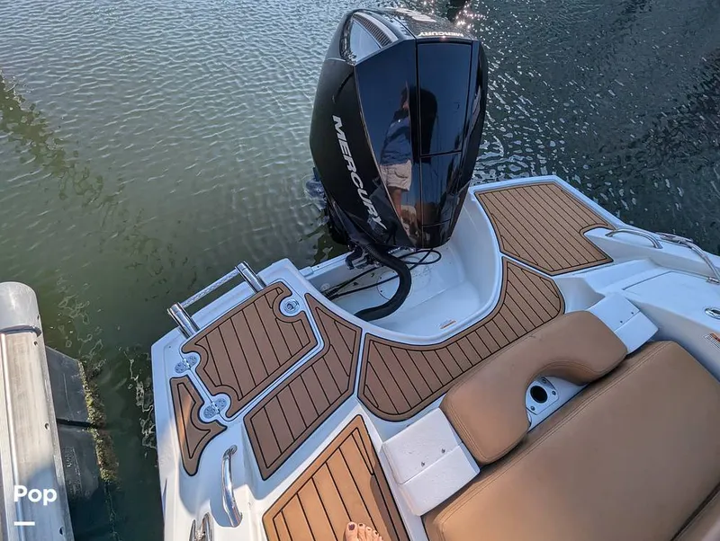 Slide: The Image of Crownline Boats E235XS 2023 - 16099673