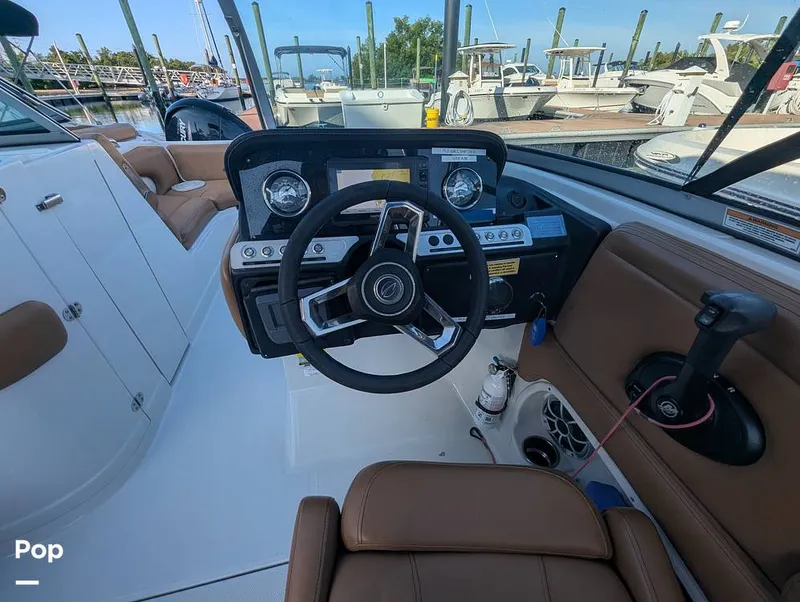 Slide: The Image of Crownline Boats E235XS 2023 - 16099608