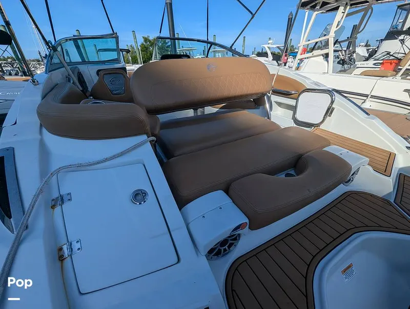 Slide: The Image of Crownline Boats E235XS 2023 - 16099682