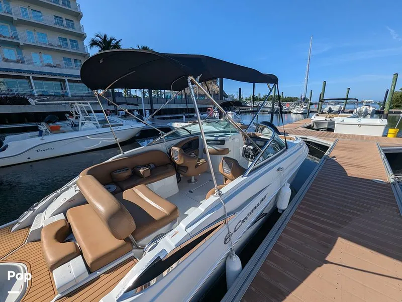 Slide: The Image of Crownline Boats E235XS 2023 - 16099688