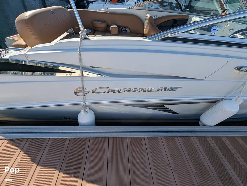 Slide: The Image of Crownline Boats E235XS 2023 - 16099689