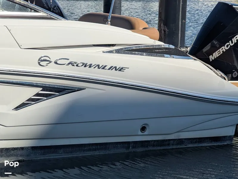 Slide: The Image of Crownline Boats E235XS 2023 - 16099703