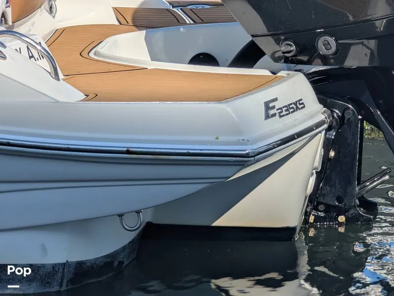Slide: The Image of Crownline Boats E235XS 2023 - 16099705