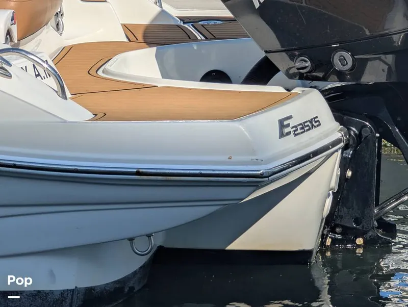 Slide: The Image of Crownline Boats E235XS 2023 - 16099706