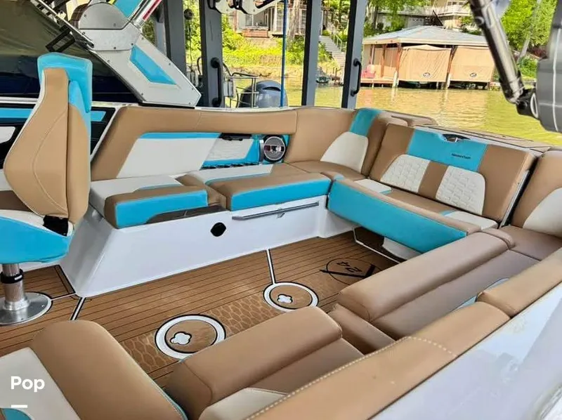 Slide: The Image of Mastercraft X24 2022 - 16120606