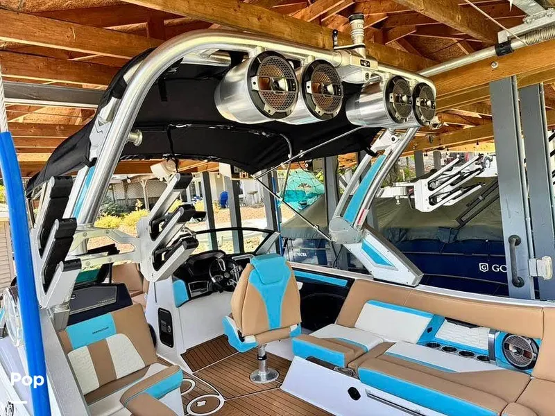 Slide: The Image of Mastercraft X24 2022 - 16120607