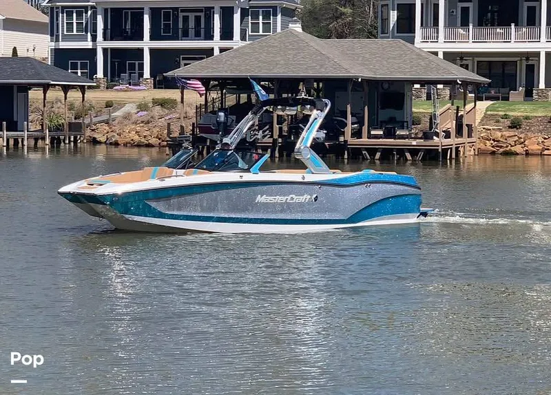 Slide: The Image of Mastercraft X24 2022 - 16120609