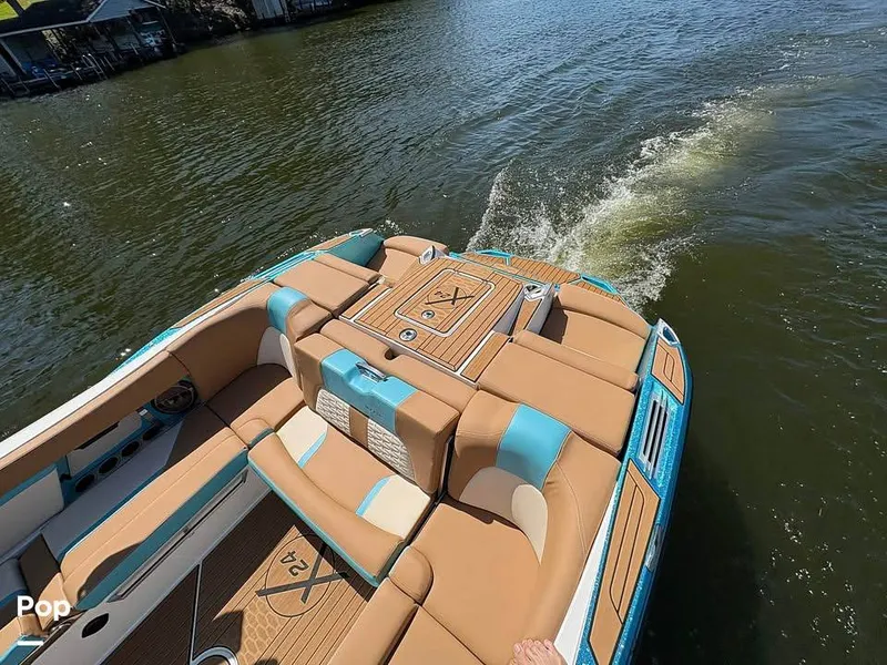 Slide: The Image of Mastercraft X24 2022 - 16120612