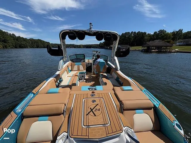 Slide: The Image of Mastercraft X24 2022 - 16215811