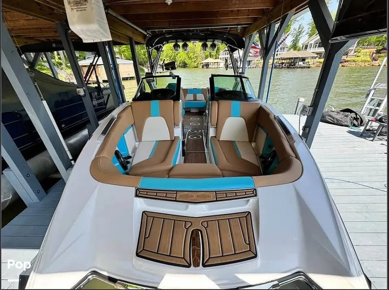 Slide: The Image of Mastercraft X24 2022 - 16120598