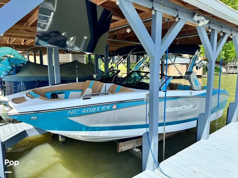 Slide: The Image of Mastercraft X24 2022 - 16215821