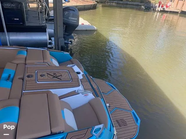 Slide: The Image of Mastercraft X24 2022 - 16215829