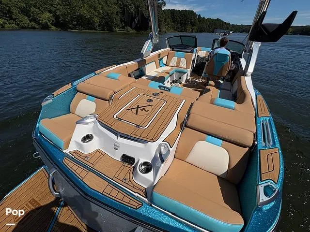 Slide: The Image of Mastercraft X24 2022 - 16215854