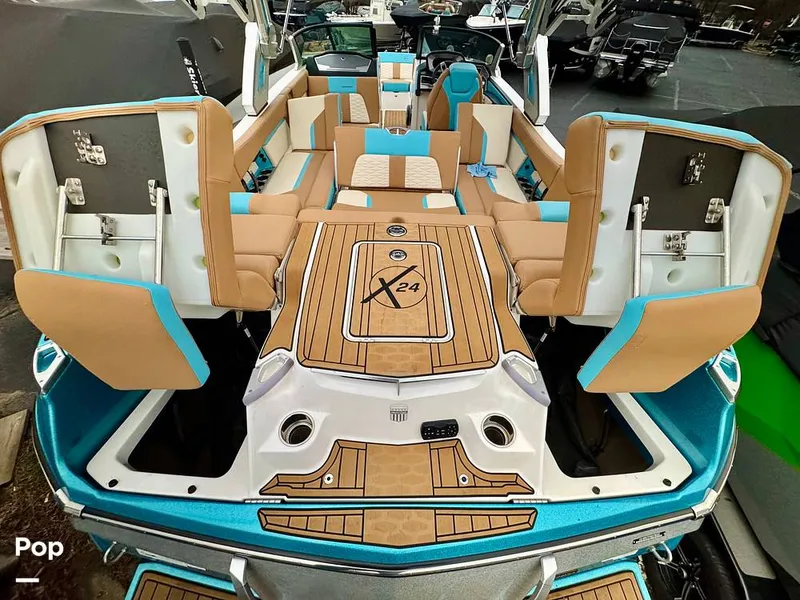 Slide: The Image of Mastercraft X24 2022 - 16236919