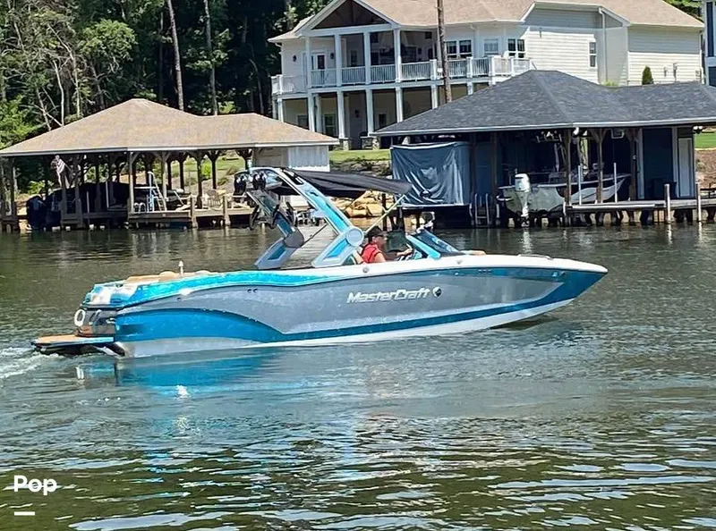 Slide: The Image of Mastercraft X24 2022 - 16120602