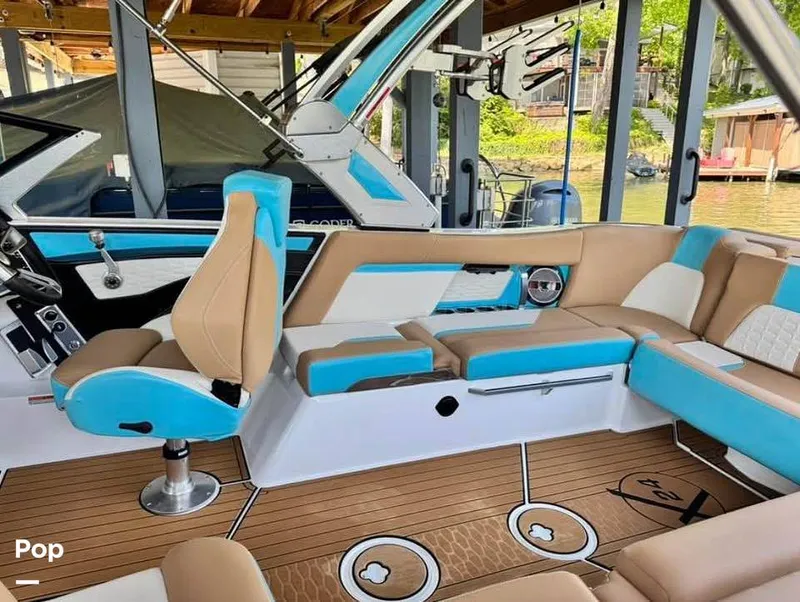 Slide: The Image of Mastercraft X24 2022 - 16120604